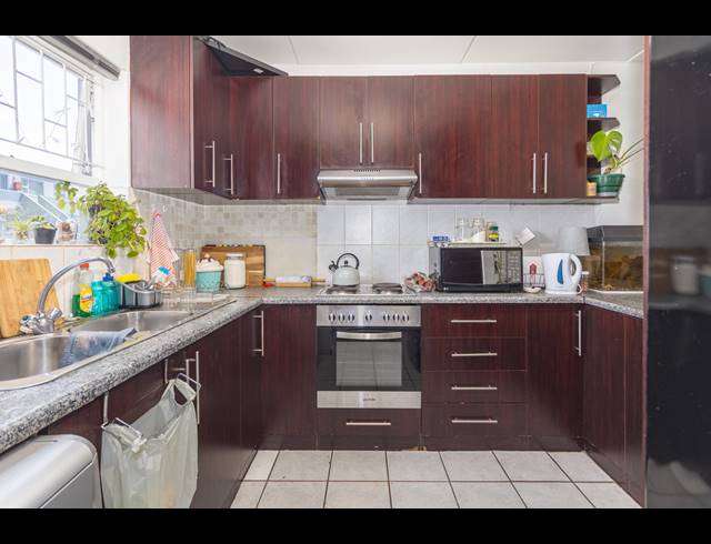 2 BEDROOM APARTMENT FOR SALE IN TABLE VIEW